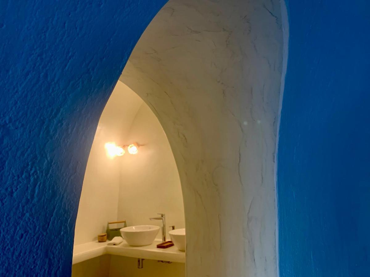 White Curves Santorini Bed & Breakfast Akrotiri  Exterior photo
