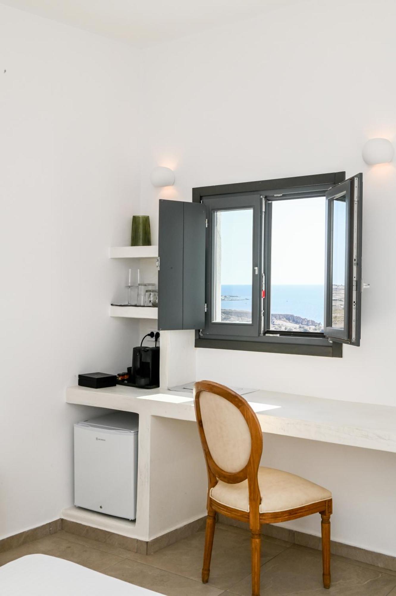 White Curves Santorini Bed & Breakfast Akrotiri  Exterior photo