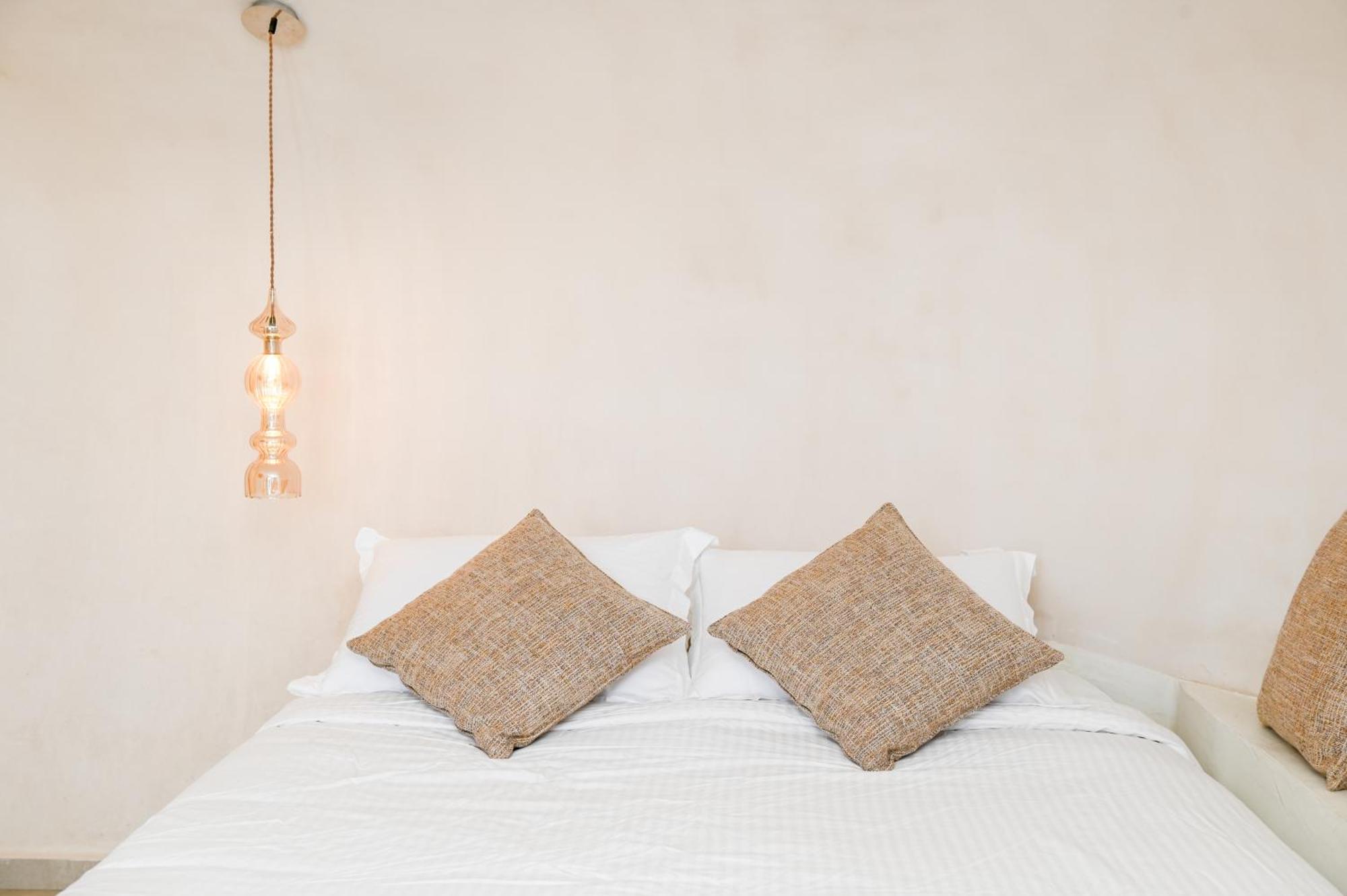 White Curves Santorini Bed & Breakfast Akrotiri  Exterior photo