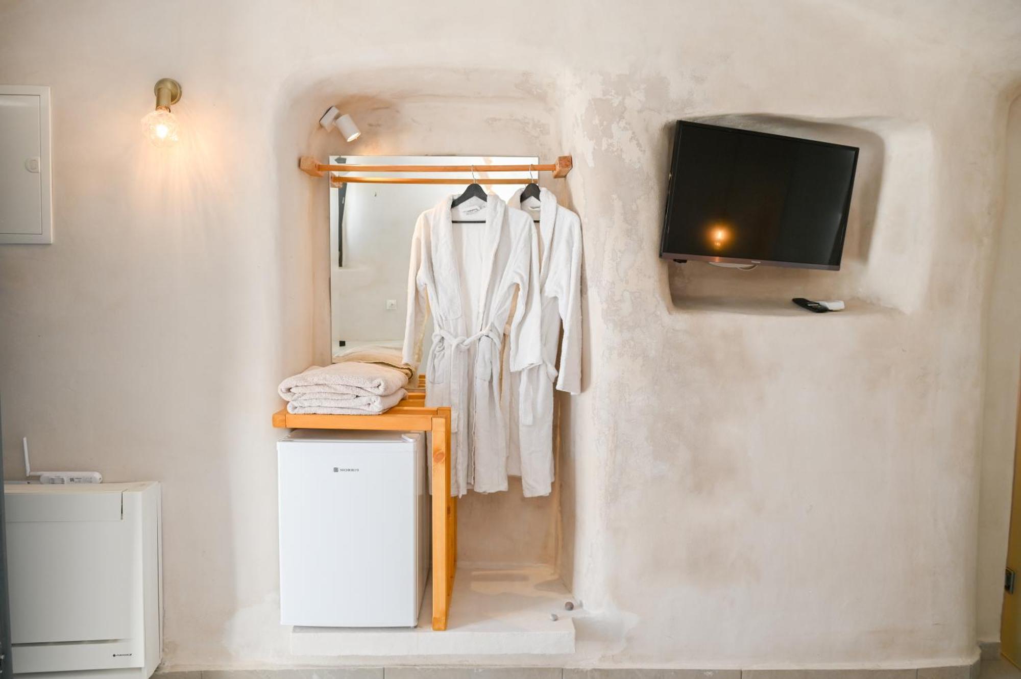 White Curves Santorini Bed & Breakfast Akrotiri  Exterior photo