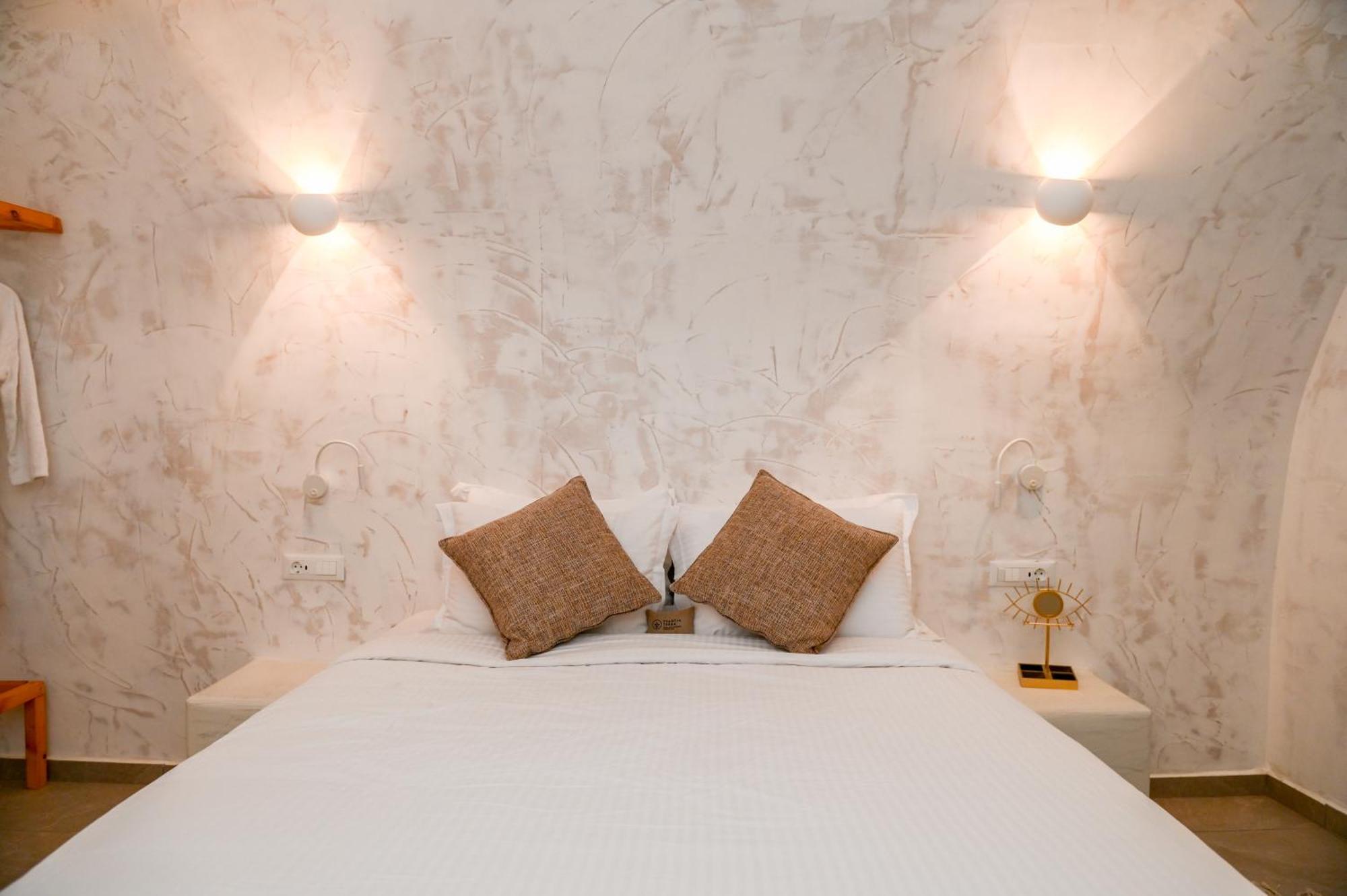 White Curves Santorini Bed & Breakfast Akrotiri  Exterior photo