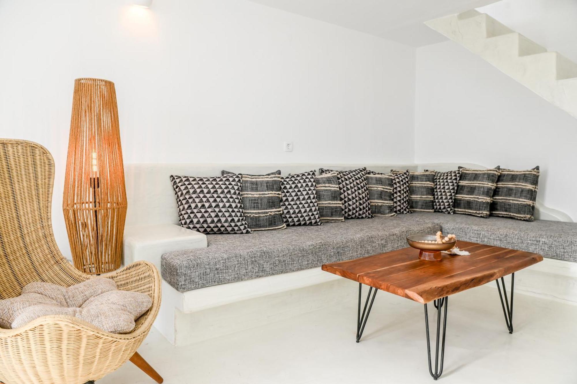 White Curves Santorini Bed & Breakfast Akrotiri  Exterior photo