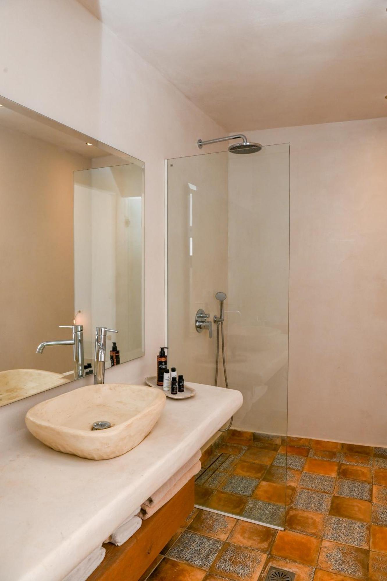 White Curves Santorini Bed & Breakfast Akrotiri  Exterior photo
