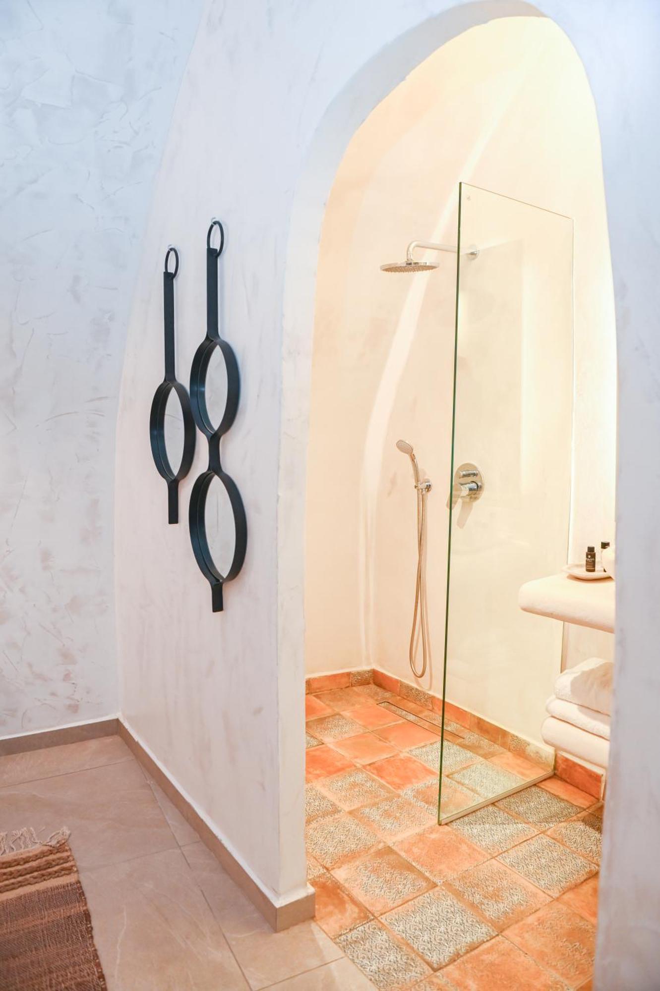 White Curves Santorini Bed & Breakfast Akrotiri  Exterior photo