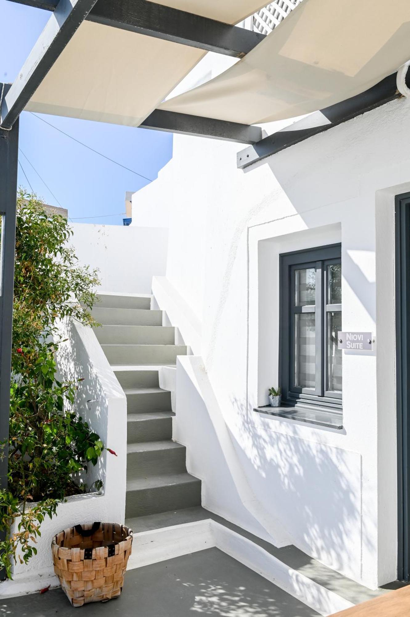 White Curves Santorini Bed & Breakfast Akrotiri  Exterior photo
